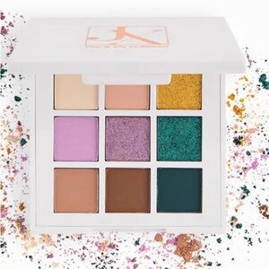 JUST XIMENA
You & Me in Miami Eyeshadow Palette